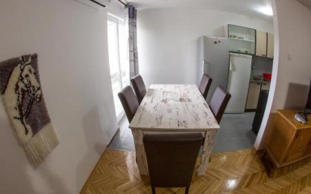 Aleksandar Apartment