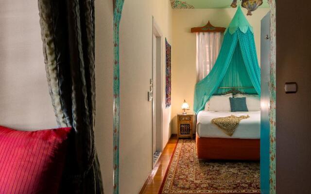 Nikos Takis Fashion Boutique Hotel