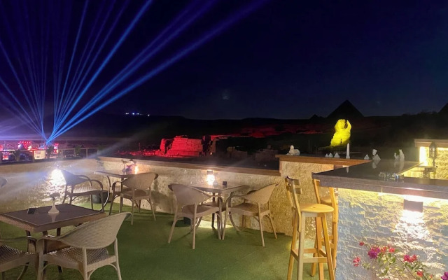 Seven Pyramids Inn