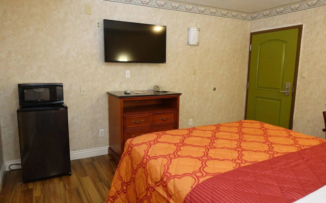 Tropic Lodge