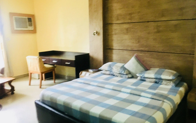 Mignonette Hotel & Suites