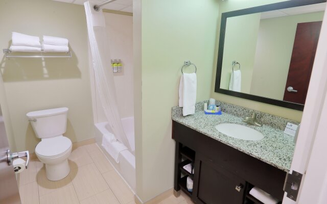 Holiday Inn Express & Suites Pittsburgh West - Greentree, an IHG Hotel