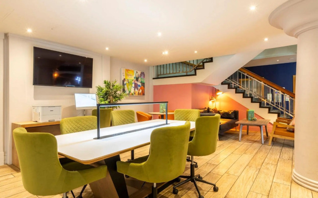 Holiday Inn Cardiff City Centre by IHG