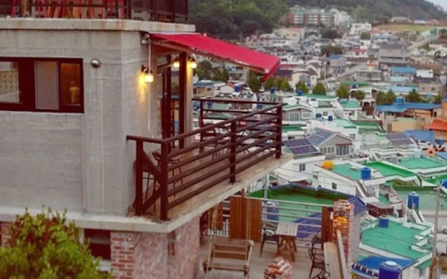 Tongyeong Gajukgorang House