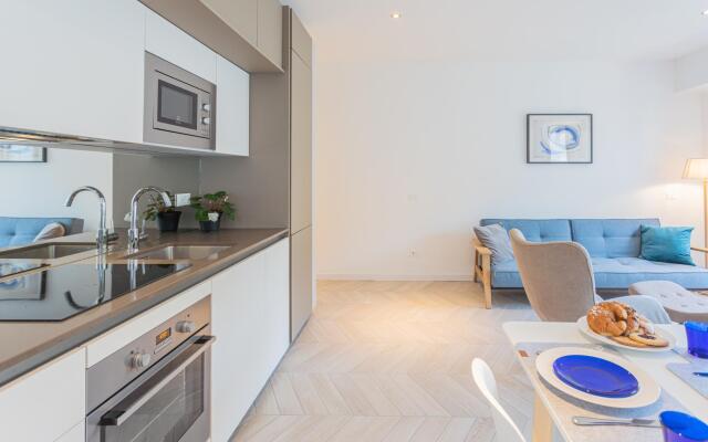 Co-e405-regi74a1 - Your Private Harbour Nearby George Clooney