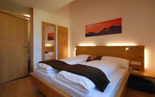 EdelWeiss AlpinLodge