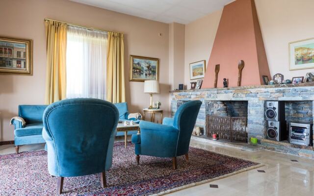 Dream Holidays in a Luxurious Garden Pool Villa