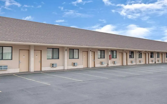 Knights Inn Pine Brook