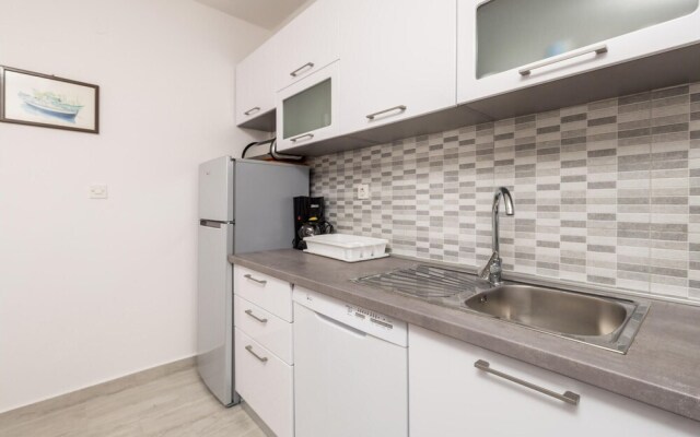 Awesome Apartment in Stara Novalja With 2 Bedrooms and Wifi