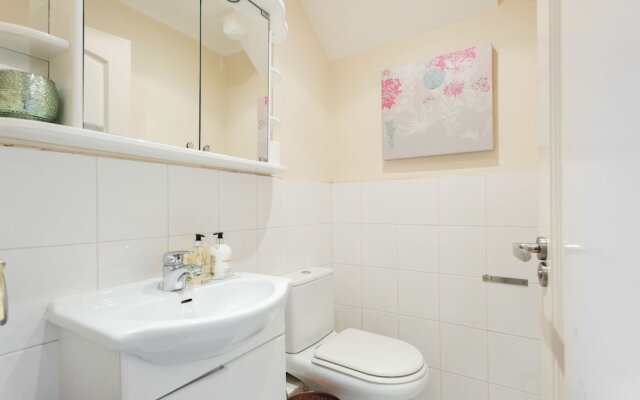 Lovely 3 Bed House Close To Central