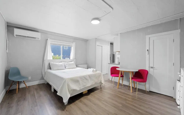 Chic City Retreat 93D
