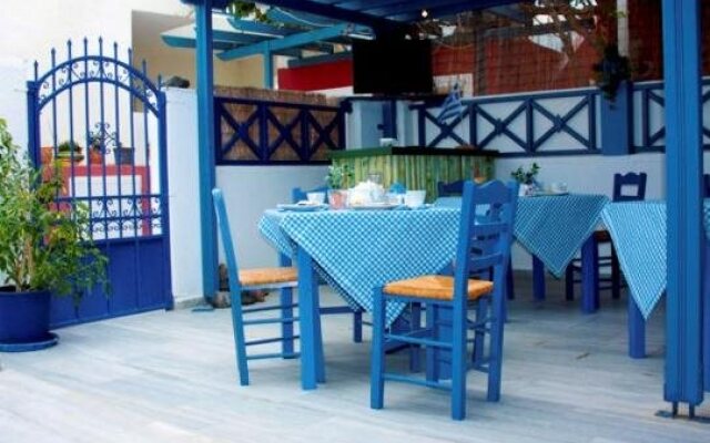 Lunar Santorini Hotel