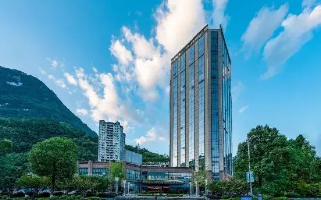 River & Holiday Rezen Hotel Pengshui