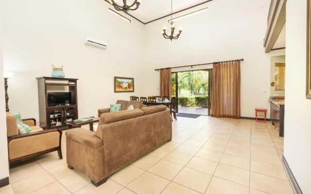 Catalina Cove 3- Spacious 6 Bedroom Loft Home