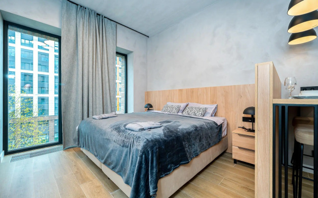 Студия на Набережной Макарова