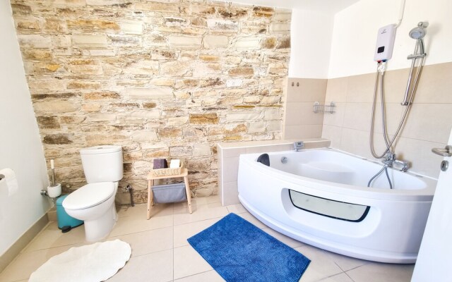 Village Charm Pool Apartment at Skarinou