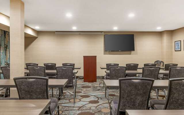Best Western Plus Oceanside Palms Hotel