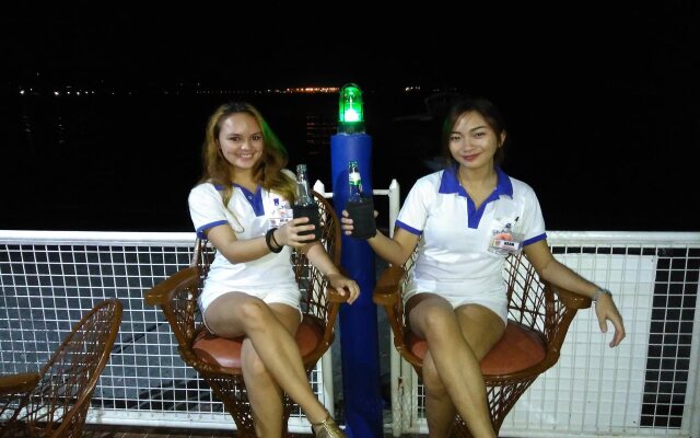 Mango's Beachfront Resort