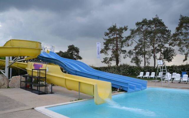 Bungalow With 2 Bedrooms in Onzain, With Terrace