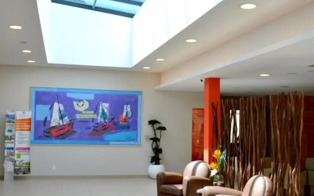 Résidence Services Seniors Domitys - Le Griffon D'Or