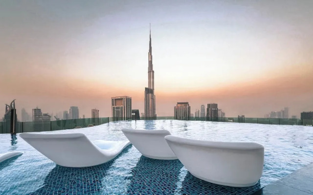 Rooftop pool-2BR Apartment Near Downtown