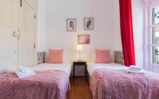 Charming Chiado 2Bedr W/Balcony And View
