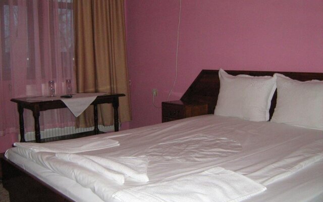 Dvata Brjasta Family Hotel