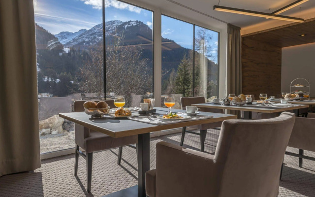 Heart Hotel Grischuna