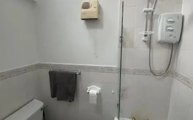 3 Floor 2 Bedroom House