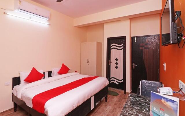 OYO 28366 National Hotel