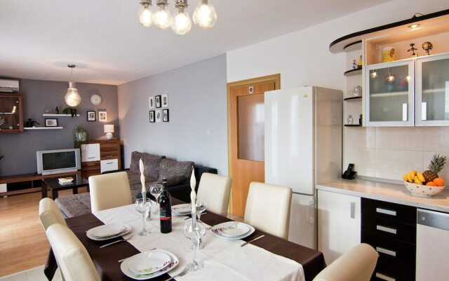 Upscale Apartment in Dalmatia With Terrace
