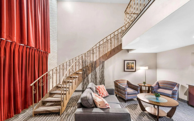 Quality Inn & Suites Columbus