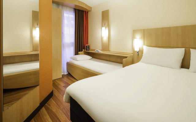 ibis Versailles Château