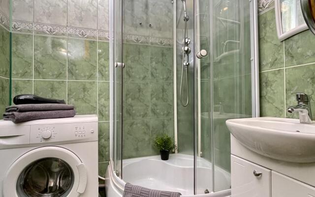 Квартира АКвадрат на улице Веденеева 8 корпус 1