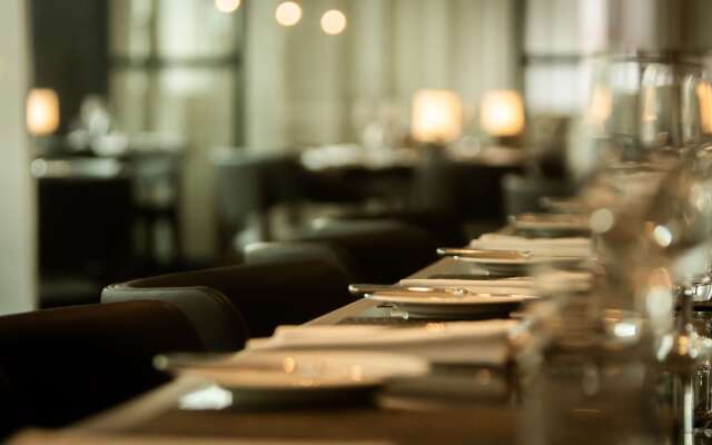 Radisson Blu Waterfront Hotel