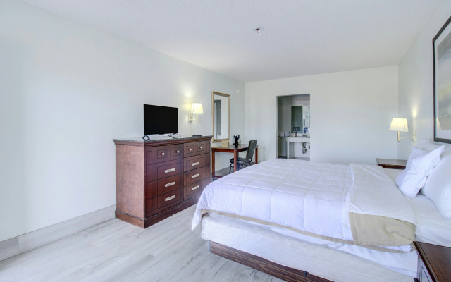 OYO Malden Airport Inn