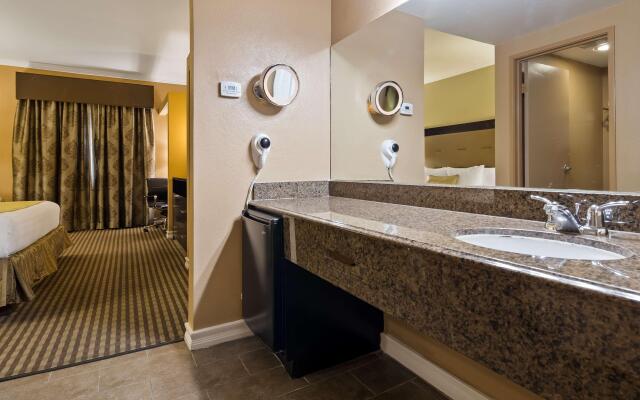 Best Western Royal Sun Inn & Suites