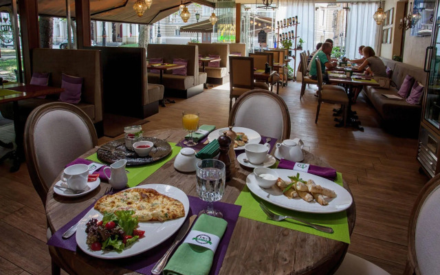 Palais Royal Hotel