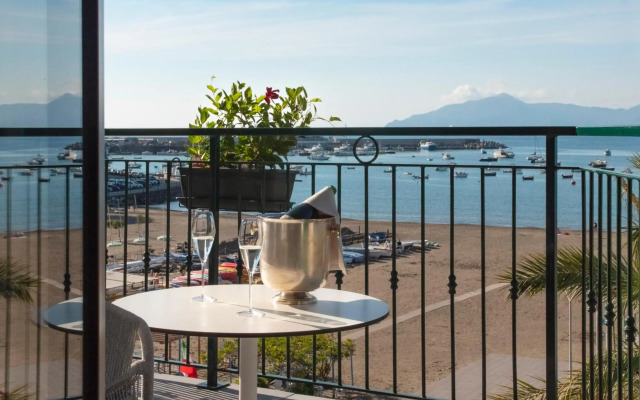 Miramare Suites