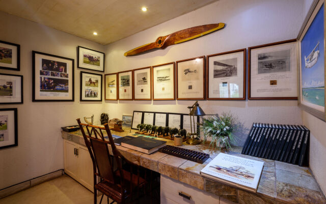 Khaya Ndlovu Safari Manor