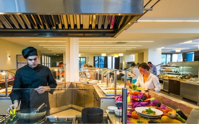 Lagomandra Hotel and Spa