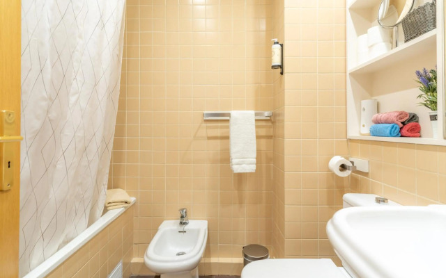 LV Premier Baixa PR2 Elevator City View Balcony