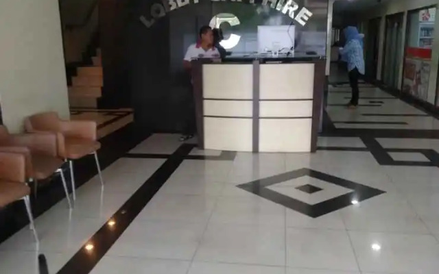 Apartment Gateway Cicadas by GPro