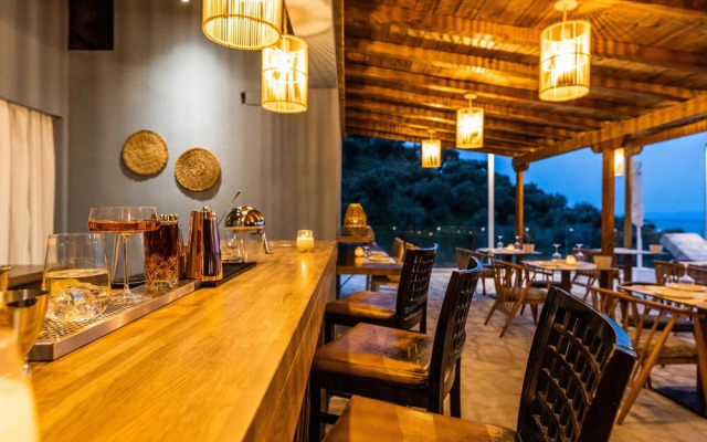 Avaton Suites & Villa Philian Collection