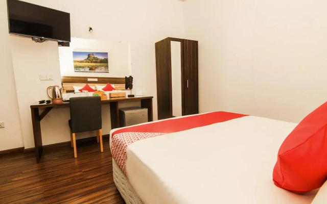 OYO 124 Clove Transit Hotel