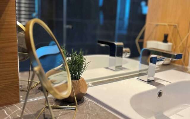 The Panoramic Urban Oasis