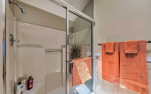 Eclectic Home w/ Deck: 4 Miles to Ski Cloudcroft!