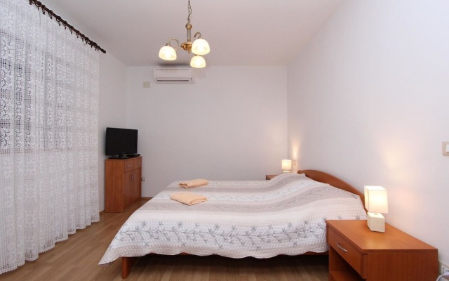 Apartment Robi
