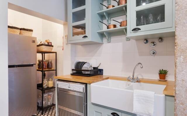 Bella Vista - Modern Classic in Heart of City