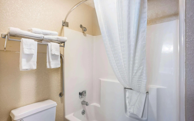 Quality Inn Cedar Rapids South